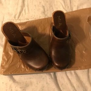 Brown Wooden Clogs - Sz 6